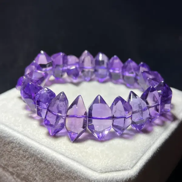 Double pointed amethyst A1214